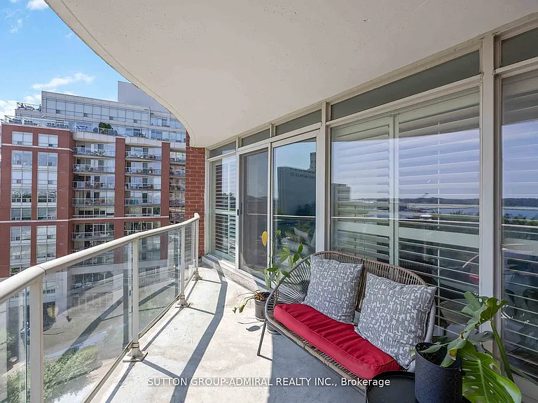 550 Queens Quay W #726 — Photo 12