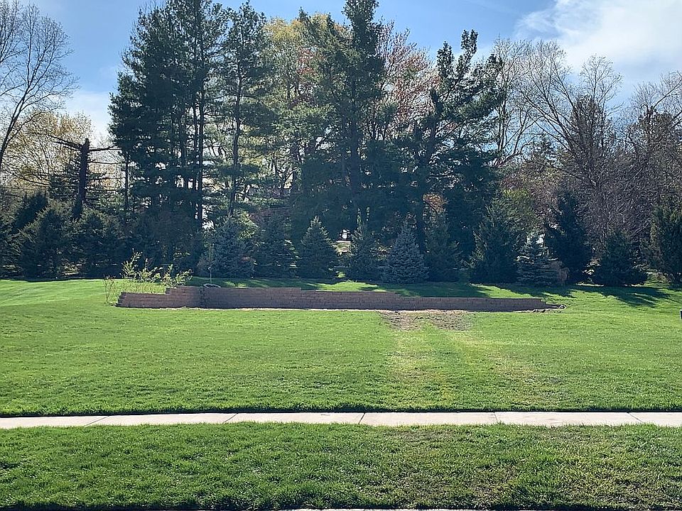 1st image of 1955 Oakridge Ct NW