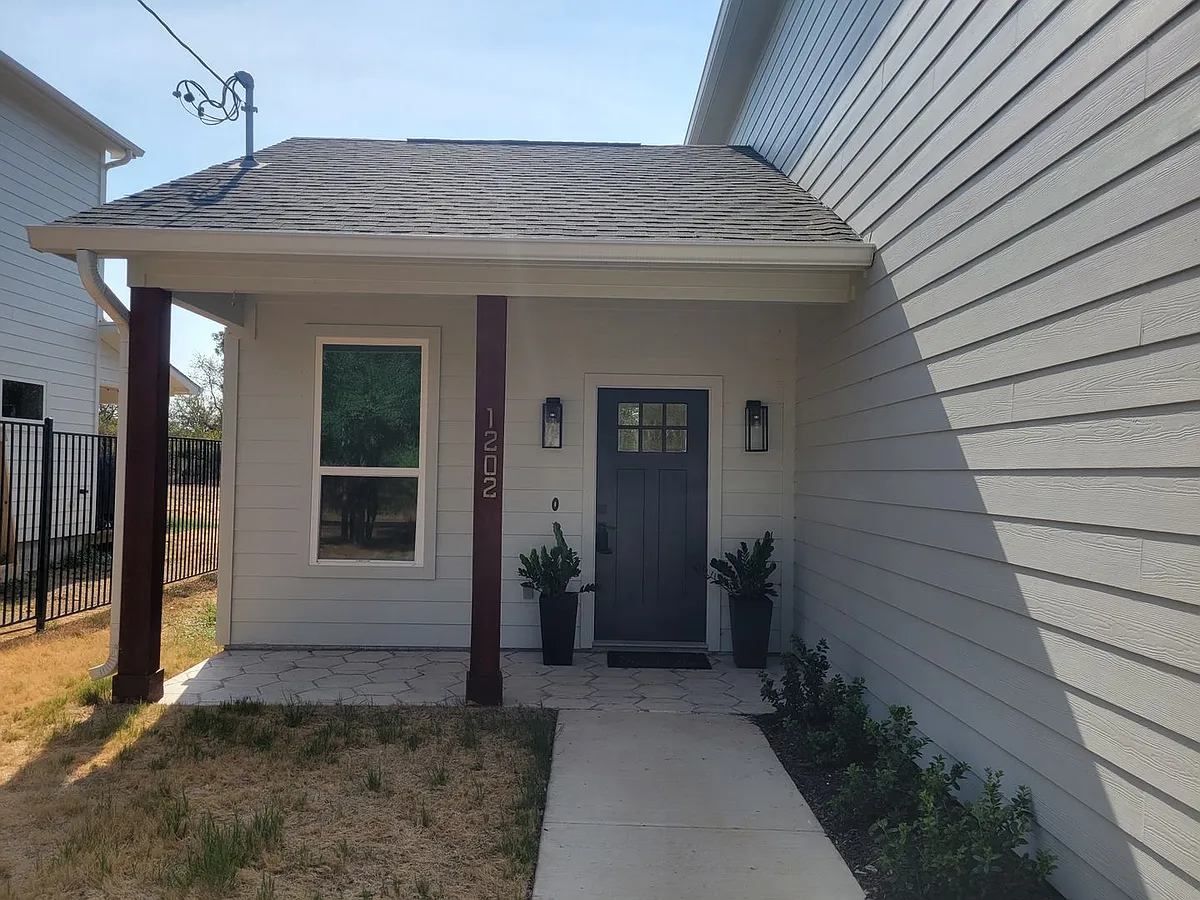 Building Photo - 1202 N Mystic Dr