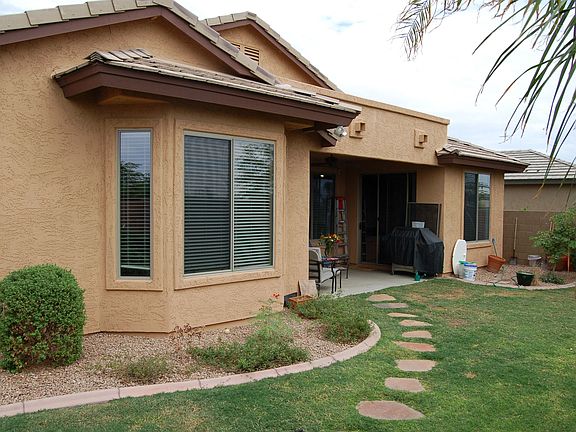 Covered Patio / Professional Landscaping