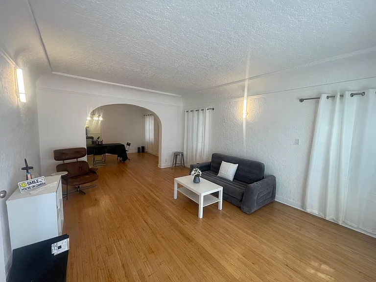 130 N Croft Ave #2 — Photo 1