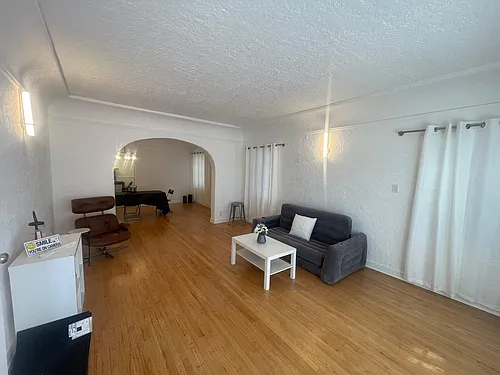 130 N Croft Ave #2 Photo 1
