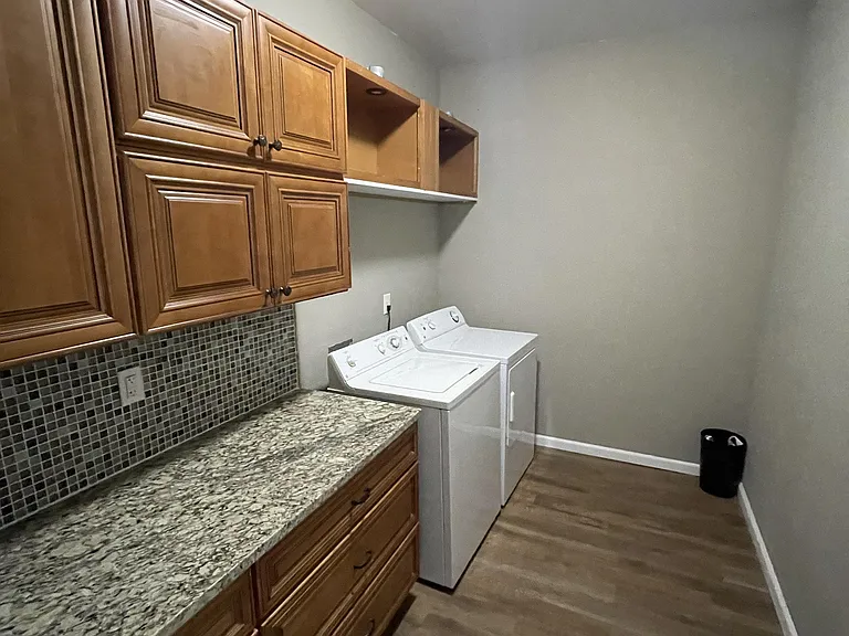 3432 N Capitol Ave — Photo 8