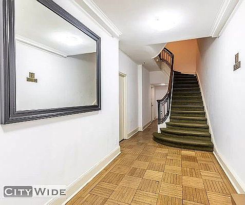 5th image of 157 E 71st St #3RE