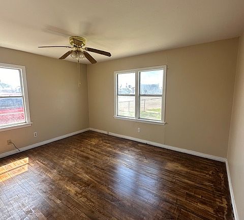 4th image of 3511 SE 16th Ave