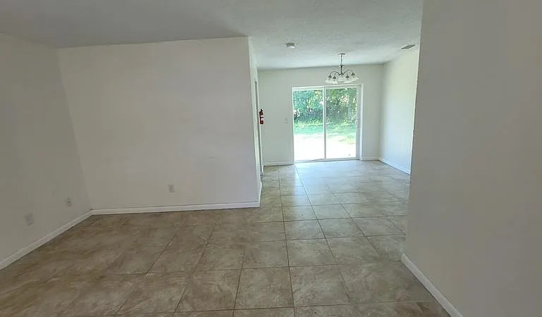 1190 Pine Valley Ln — Photo 4