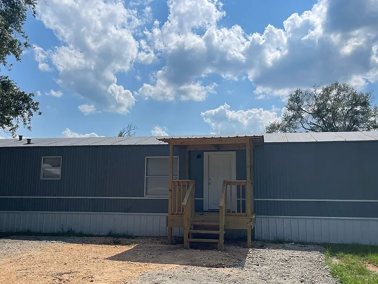 4096 FM 1275 — Photo 1