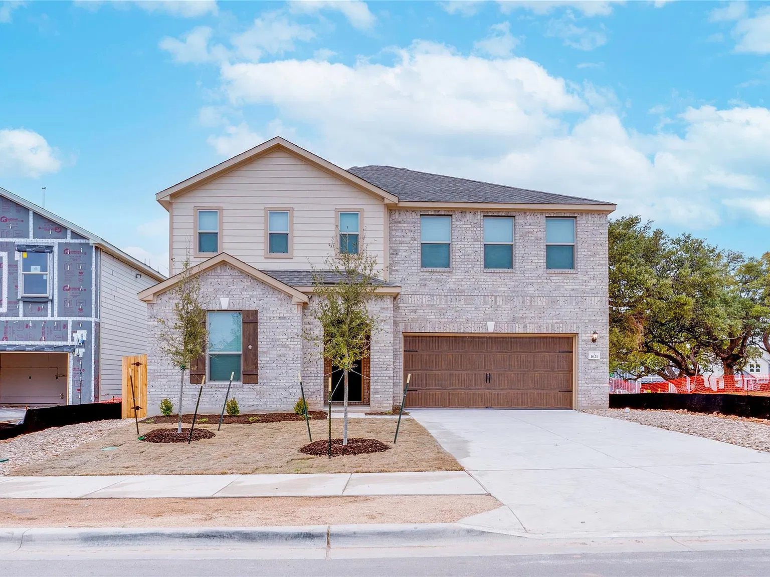 4 bed, 3.0 bath, 2512 sqft, $2,499 — Photo 2