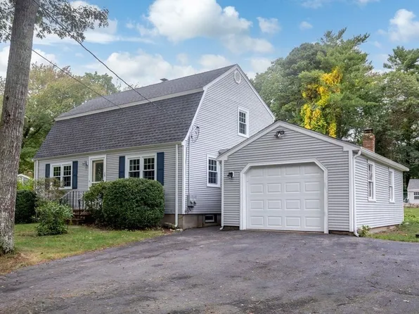 15 October Ln, Plymouth, MA 02360