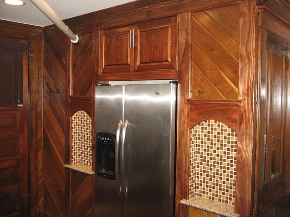 Refrigerator sourround