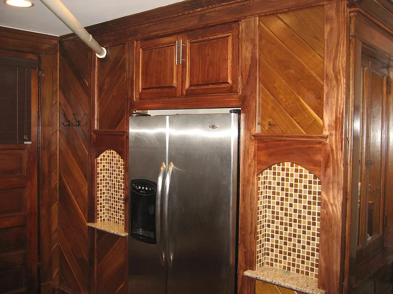 Refrigerator sourround