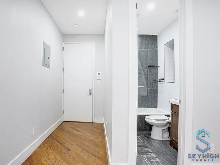 2061 Union St #2L — Photo 11