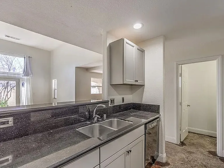 1425 Bow Creek Ct — Photo 21