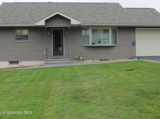 825 Scott Rd, Dickson City, PA 18519
