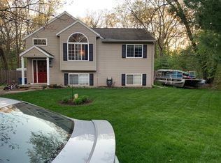 8511 Cochise Dr, Howard City, MI 49329