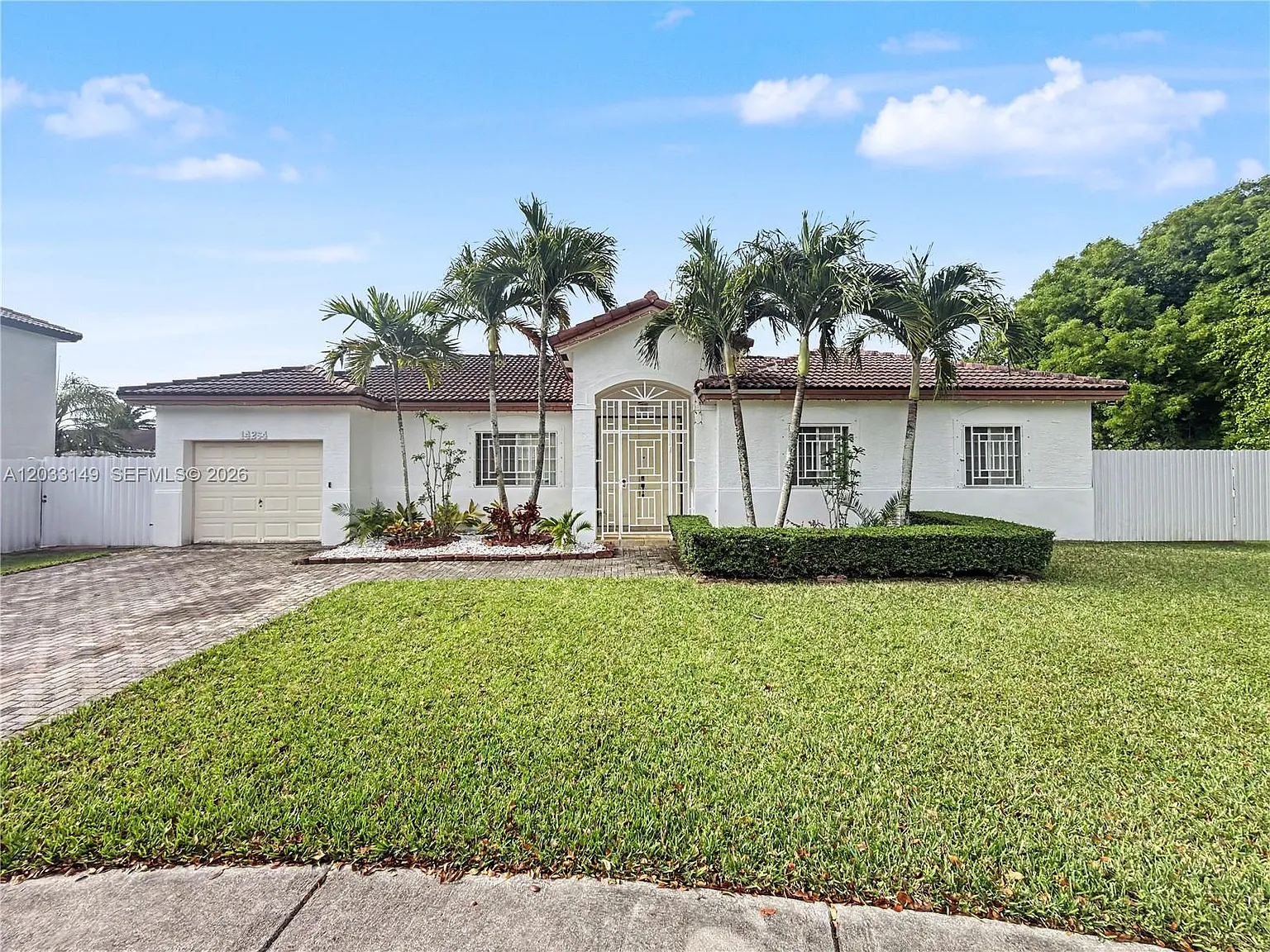 Biscayne Drive Estates — Photo 2