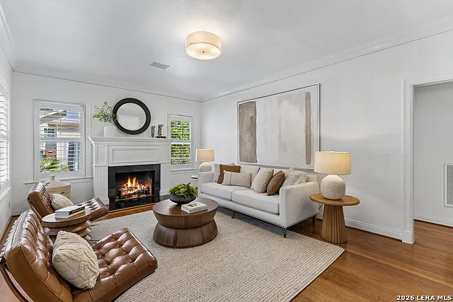 120 Lamont Ave — Photo 24