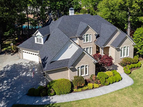 4th image of 18 Hickory Creek Dr
