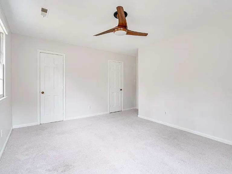 2437 Tilghman Cir — Photo 28