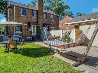 233 Adelaide Pl, Munster, IN 46321
