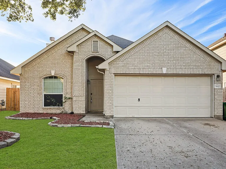 5823 Creektrace Ln — Photo 1