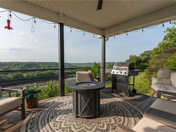22 Bluff Dr, Eldon, MO 65026