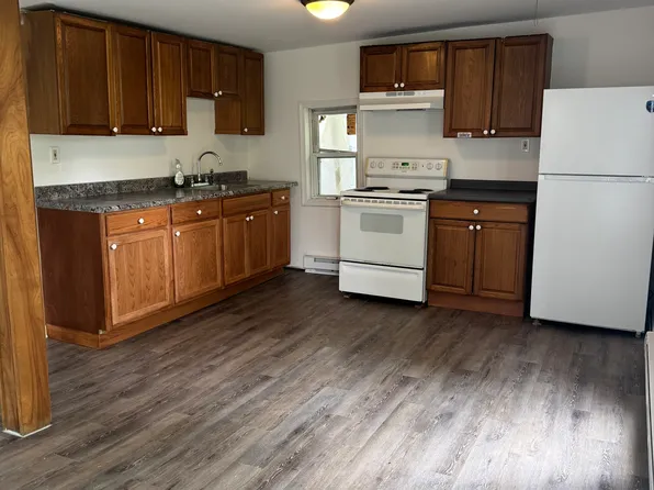 98 Main St #3, Delaware Water Gap, PA 18327