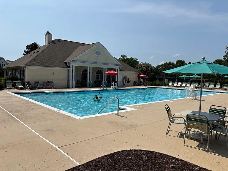 2435 Normancrest Ct — Photo 28