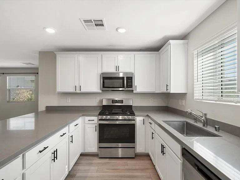 6152 Foxes Dale St — Photo 8