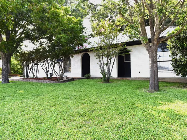 1702 Pecos Ave, Rockdale, TX 76567