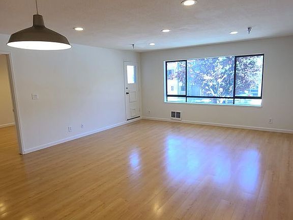 4th image of 360 Guerrero St APT 104