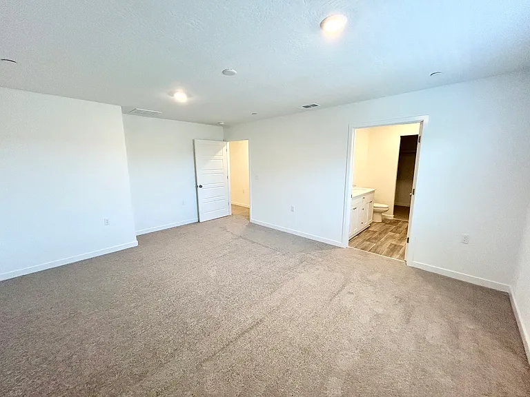 4480 Bellaire Ave — Photo 20