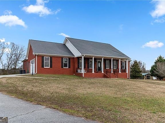 3rd image of 2984 Berry Rd