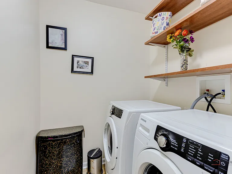 533 Plaza Pl — Photo 26