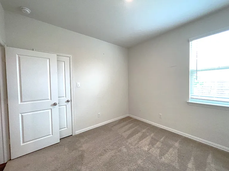 1511 Avery Pointe Dr — Photo 19