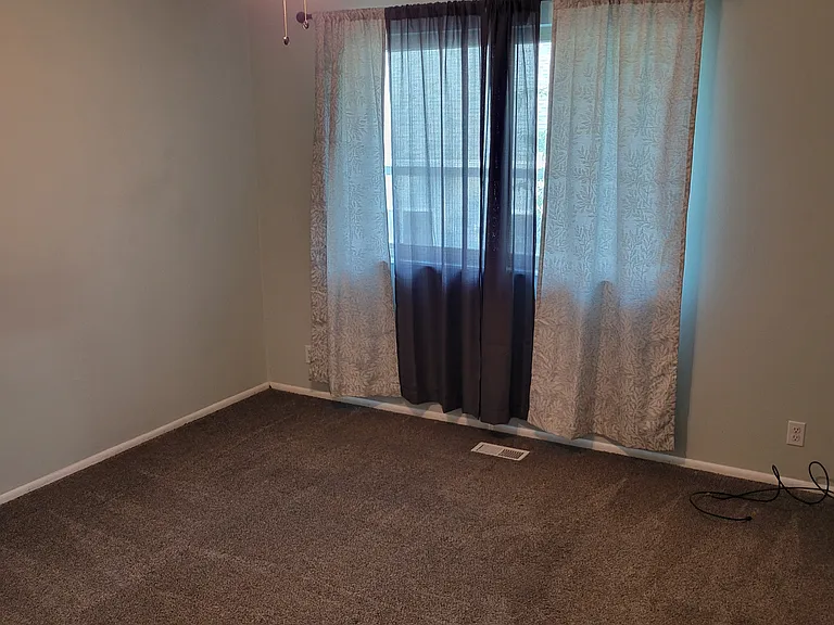 211 Country Club Dr #A — Photo 9