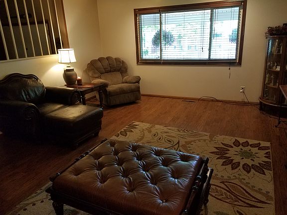 4th image of 815 Woodcrest Dr