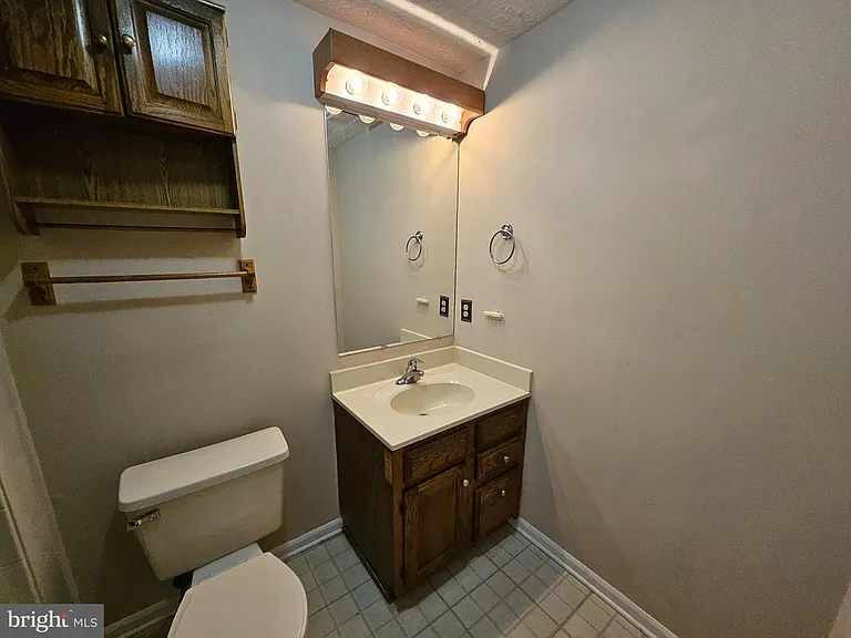 104 Township Ct — Photo 26