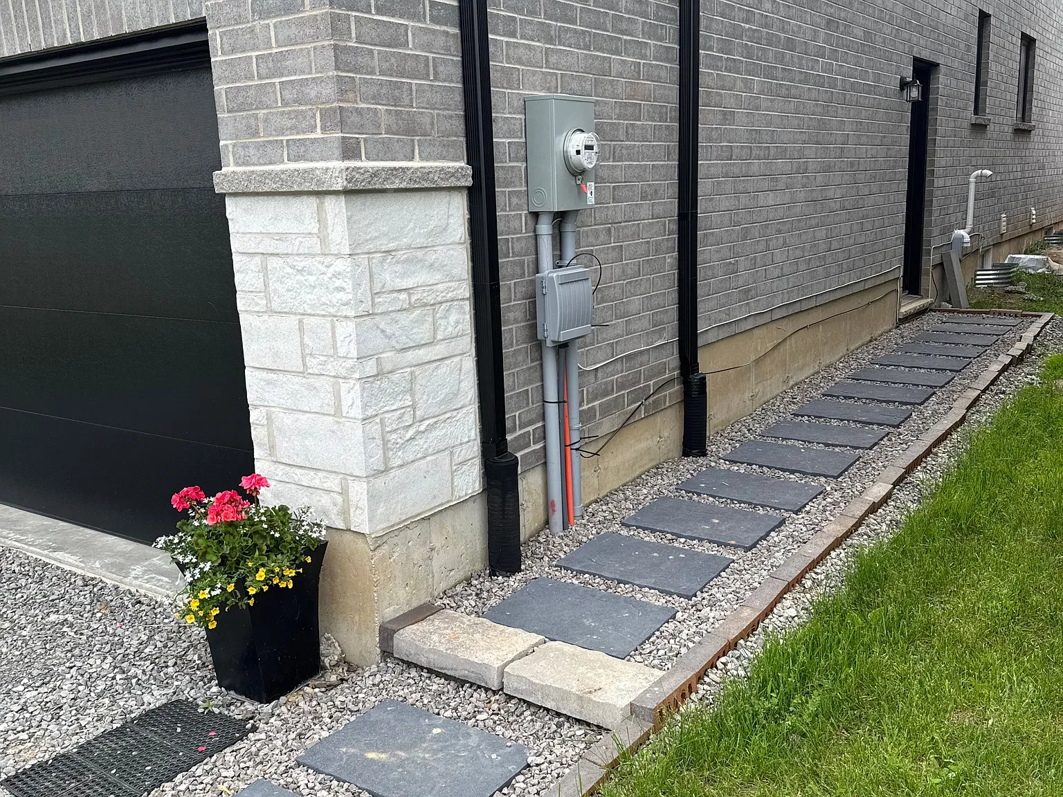 2 bed, $1,900 — Photo 2
