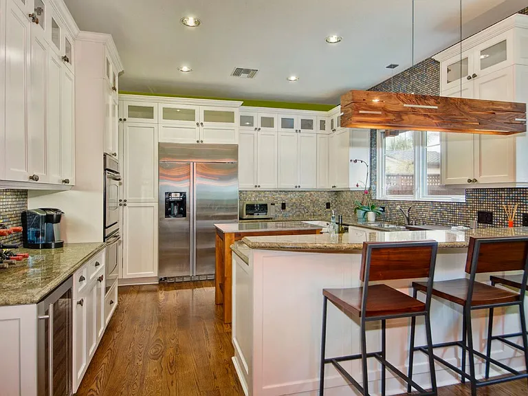 332 N Sierra Ave — Photo 12