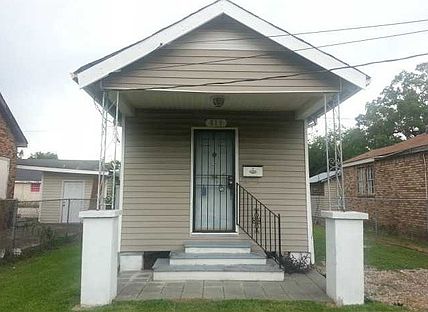 1st image of 819 Westbank Expy