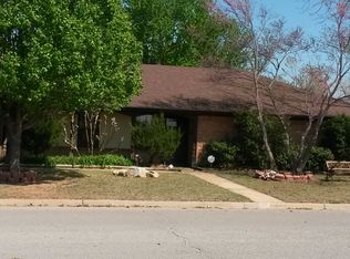 34 Hazybrook Cir, Chickasha, OK 73018