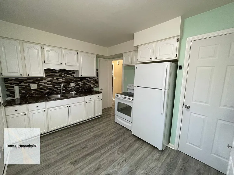 15663 Carlisle St — Photo 10