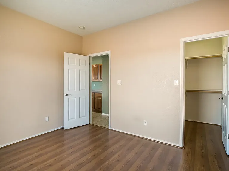970 Carnival Ct NW — Photo 37