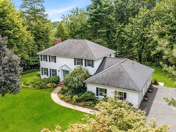 2nd image of 28 Ashley Cir