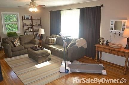 Spacious, bright living room