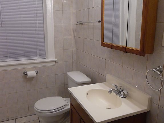 5th image of 6245 N Claremont Ave #1
