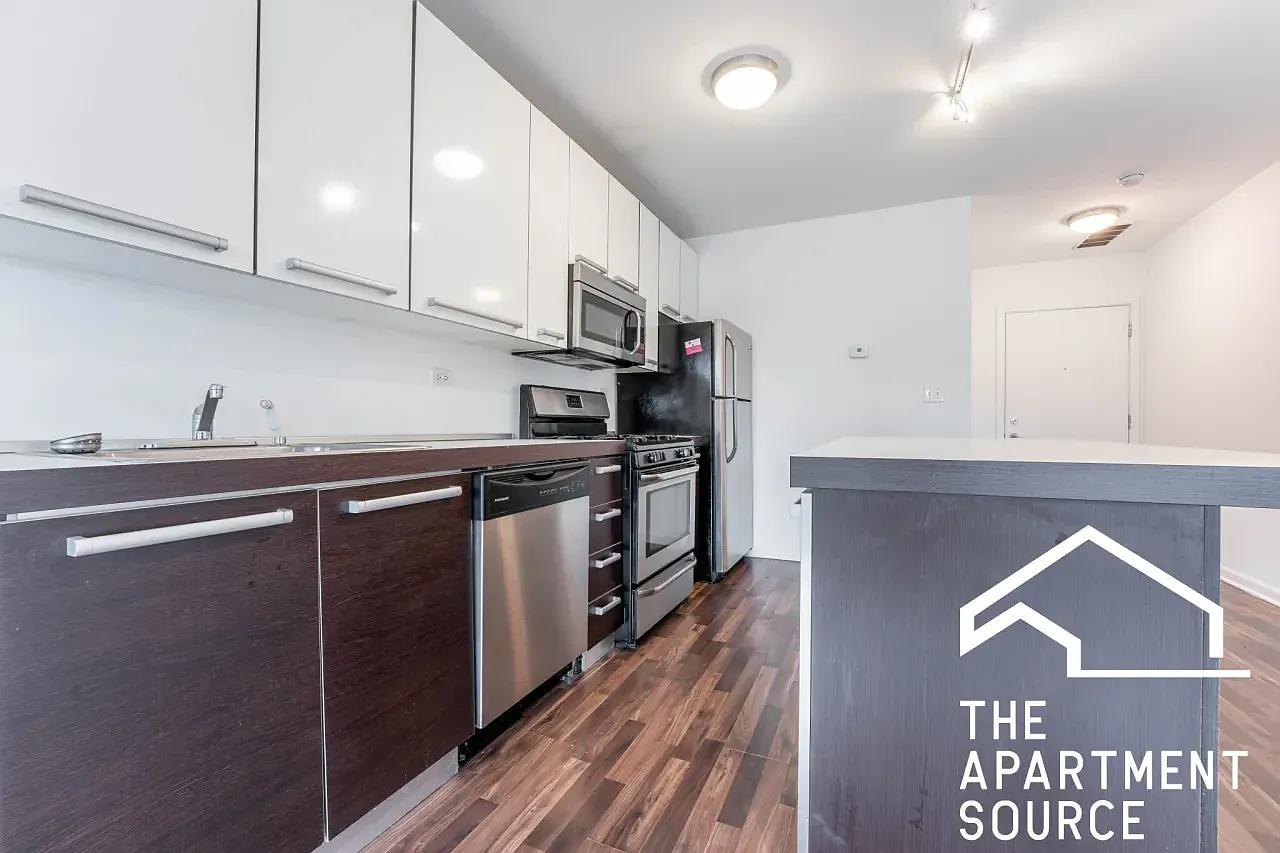 2 bed, 1000 sqft, $2,225 — Photo 2