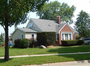 13650 Vernon St, Oak Park, MI 48237