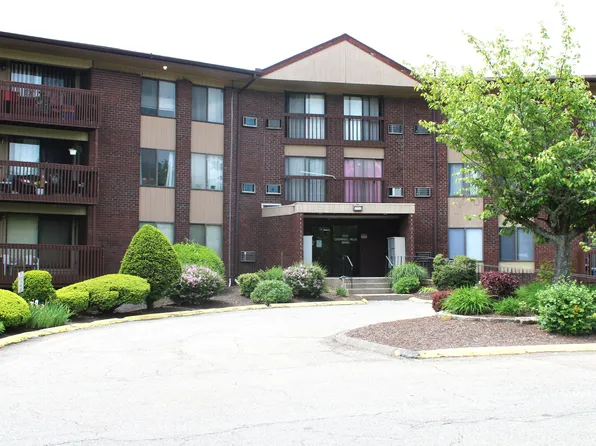 1220 Cromwell Hills Drive #1220, Cromwell, CT 06416